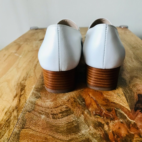 NWOT SALVATORE FERRAGAMO white FLAT shoes - Picture 3 of 5